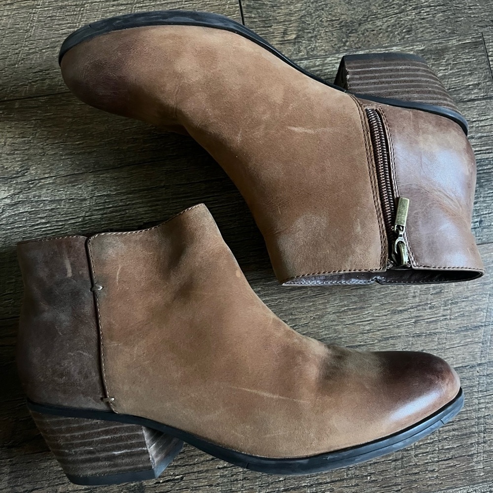 Clarks Artisan Gelata Italia ankle boots tan nubuck leather women’s‎ 8.5